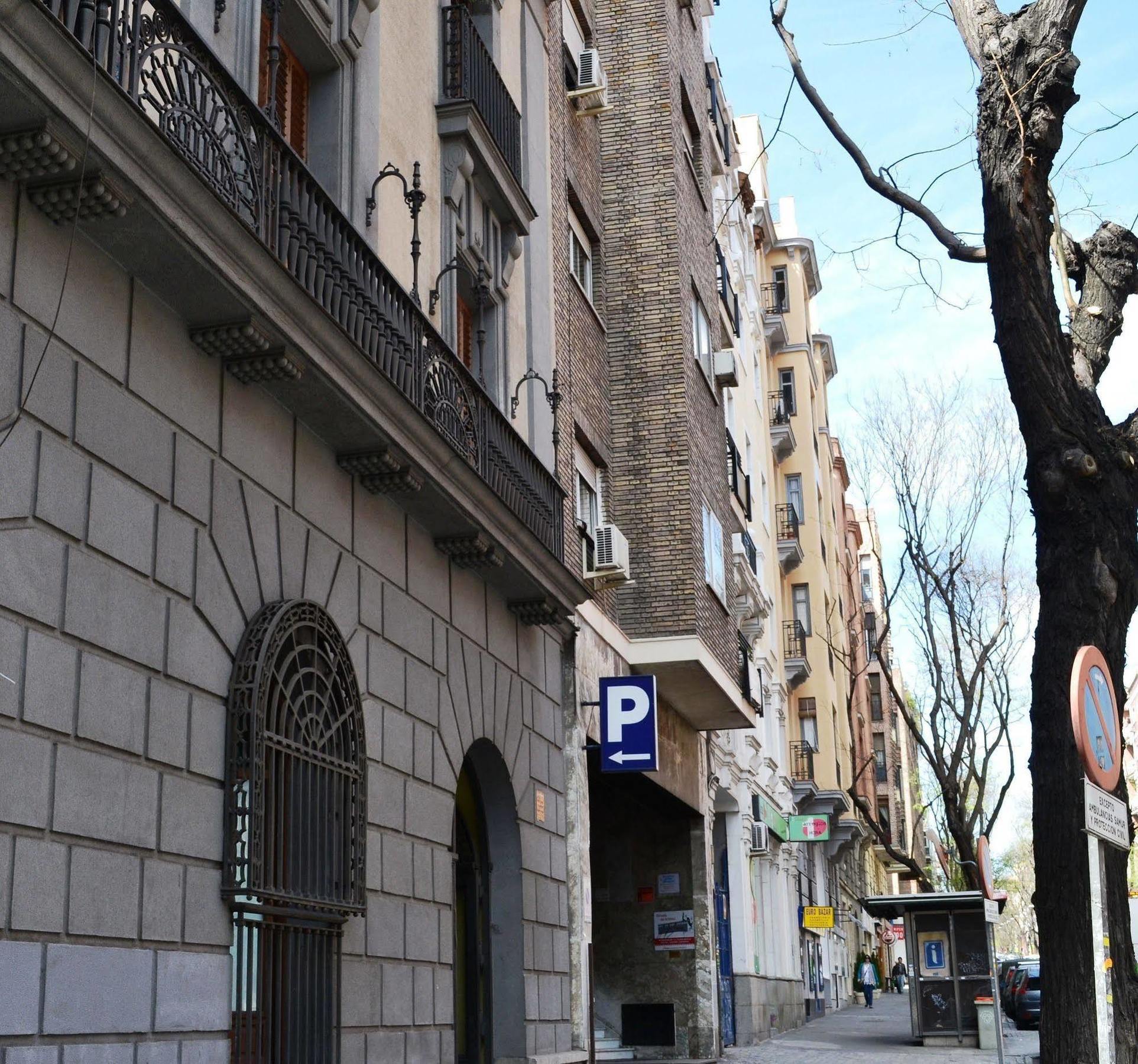 Apartamentos Arapiles มาดริด ภายนอก รูปภาพ